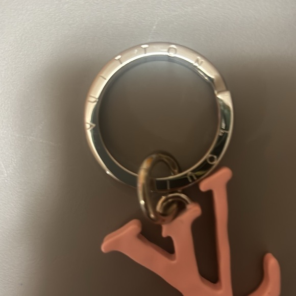 Brand new authentic Louis Vuitton keychain - Picture 2 of 4